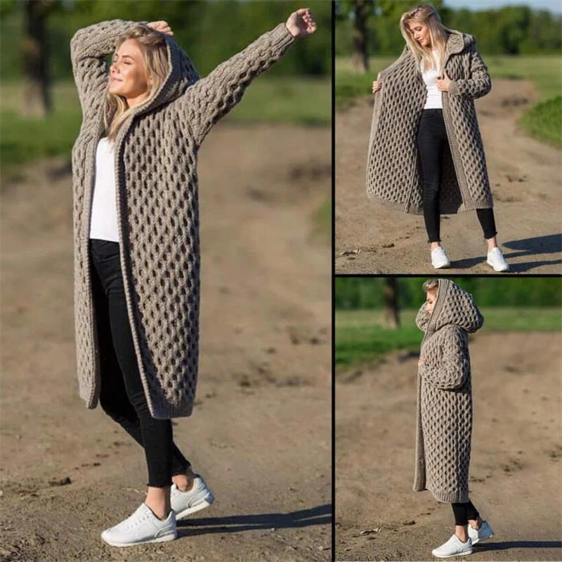 Thick and warm cardigan with hood for women in winter